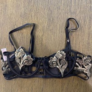Victoria Secret bra 34b